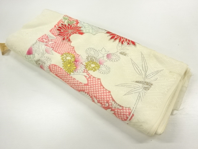 JAPANESE KIMONO / ARAIHARI FOR KIMONO / SILK / EMBROIDERY / FLORAL PLANTS